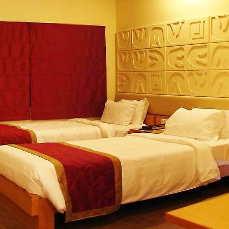 Classic Luxury Service Apartments Visakhapatnam Buitenkant foto