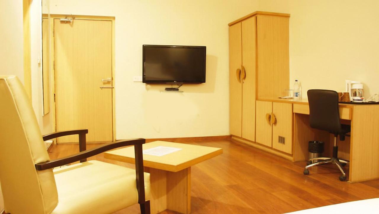 Classic Luxury Service Apartments Visakhapatnam Buitenkant foto