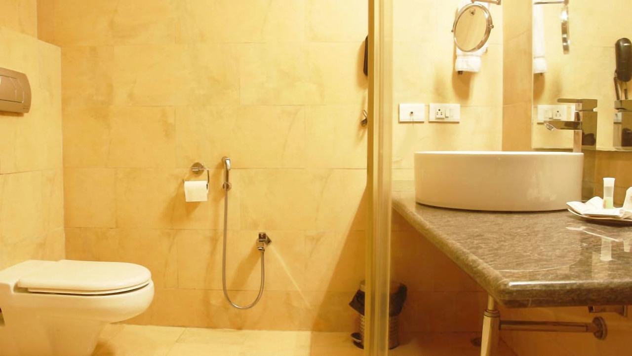Classic Luxury Service Apartments Visakhapatnam Buitenkant foto