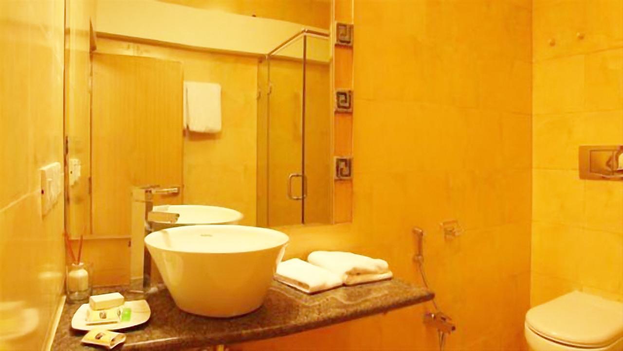 Classic Luxury Service Apartments Visakhapatnam Buitenkant foto