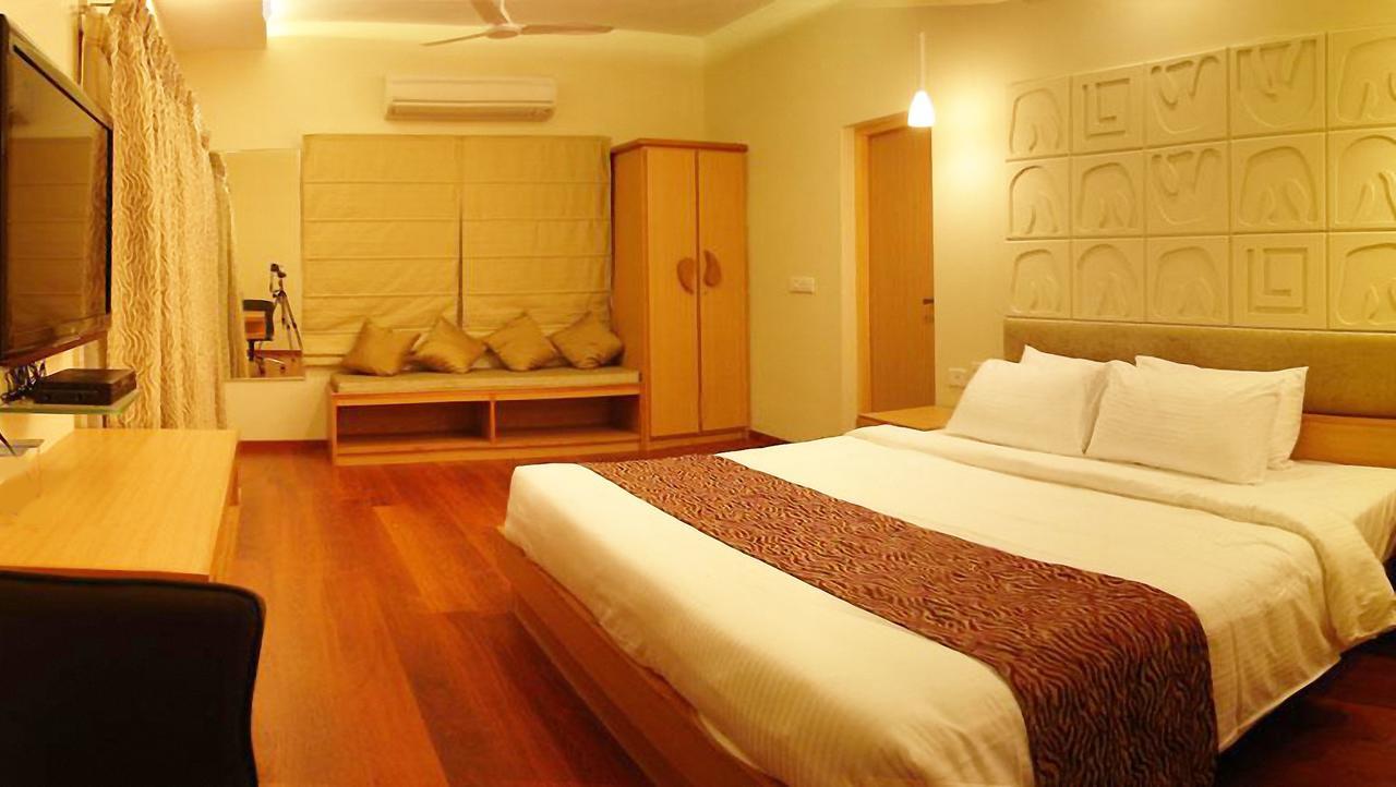 Classic Luxury Service Apartments Visakhapatnam Buitenkant foto