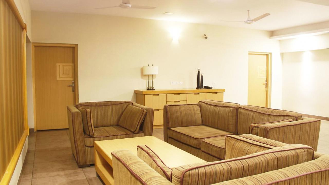 Classic Luxury Service Apartments Visakhapatnam Buitenkant foto