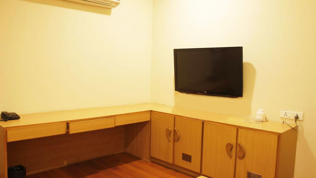 Classic Luxury Service Apartments Visakhapatnam Buitenkant foto